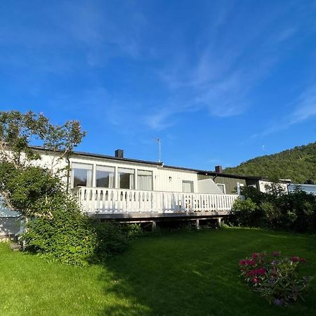 Koselig Hus Til Leie Pa Stokmarknes I Vesteralen Appartement Buitenkant foto