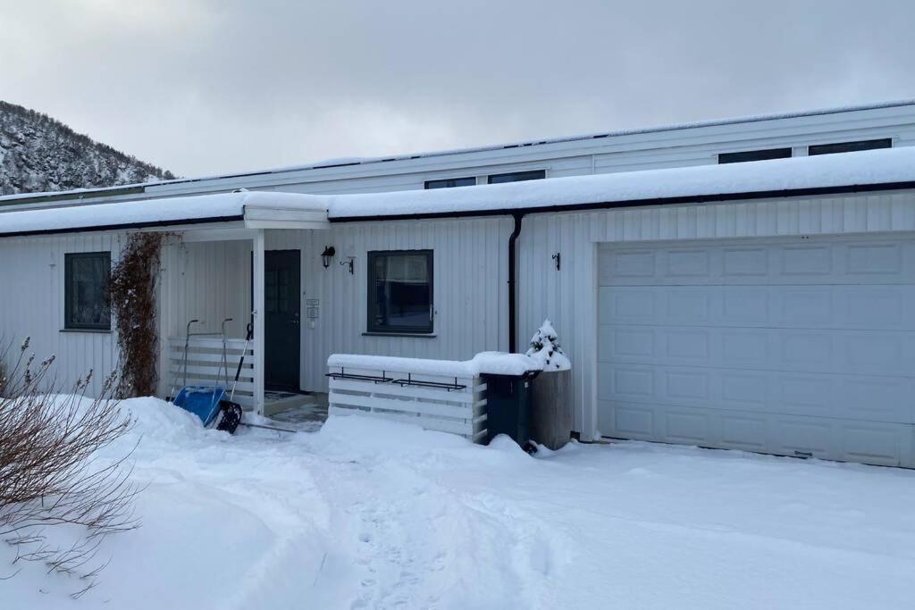 Koselig Hus Til Leie Pa Stokmarknes I Vesteralen Appartement Buitenkant foto
