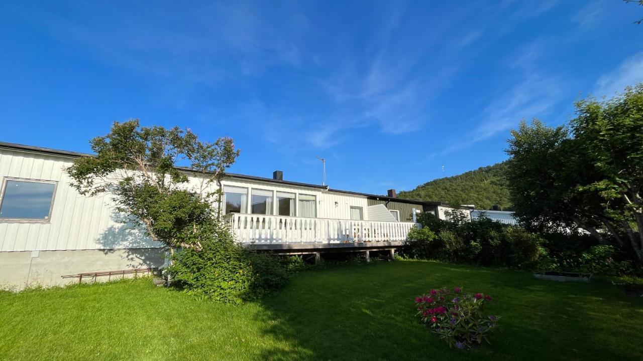 Koselig Hus Til Leie Pa Stokmarknes I Vesteralen Appartement Buitenkant foto